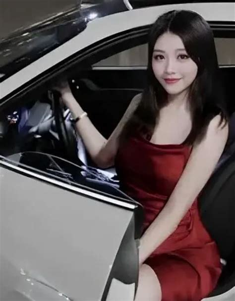 She is 26 years old, has a master’s degree in information systems. And formerly worked at Apple as a data engineer. Her Instagram account has nearly 10,000 followers. Tags: Ting Ye Car Accident. Ting Ye is a Chinese woman who made headlines in 2023 for fleeing to her native country after being involved in a fatal car crash.